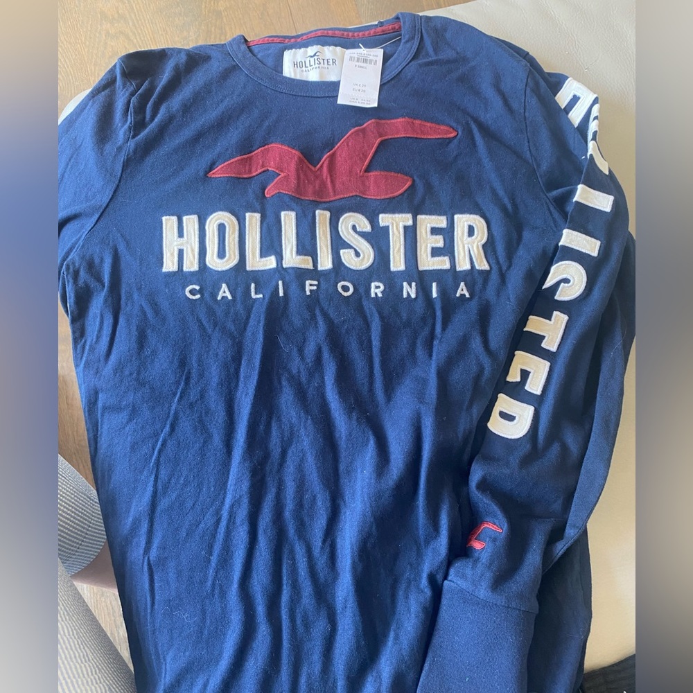 New men Holister long sleeve t-shirt.